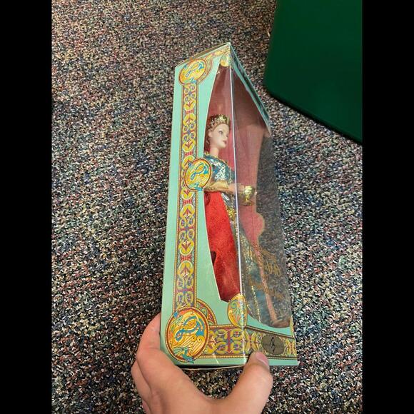 Barbie Legends of Ireland Collection The Spellbound Lover Doll 2004 Mattel G8070 - Picture 4 of 8